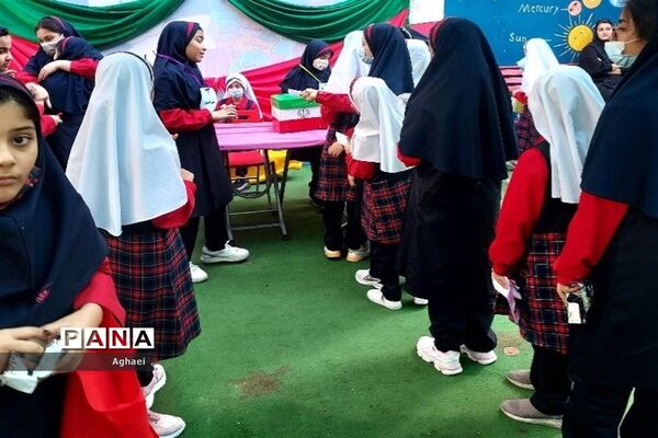 برگزاری انتخابات شورای دانش‌آموزی دبستان علوی منطقه ۱۳