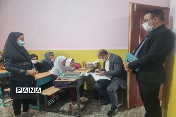 بازدید مسئولان سوادآموزی از اجرای طرح کمیساریا در مدرسه شهید‌قدرت بیگلو