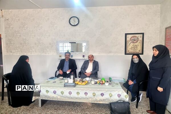بازدید مسئولان سوادآموزی از اجرای طرح کمیساریا در مدرسه شهید‌قدرت بیگلو