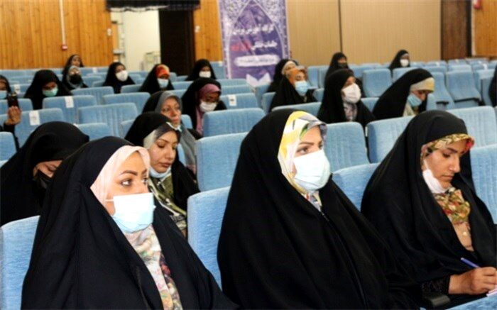 والدین در کنار مربیان نقش بسیار مهمی در تربیت و تقویت خلاق کودکان دارند