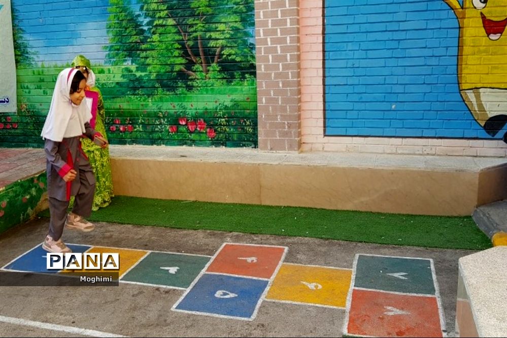 برگزاری بازی‌های بومی محلی در دبستان اندیشه منطقه ۱۳