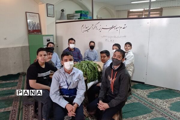 برگزاری مراسم‌ میز جذب بسیج در مدارس رودهن