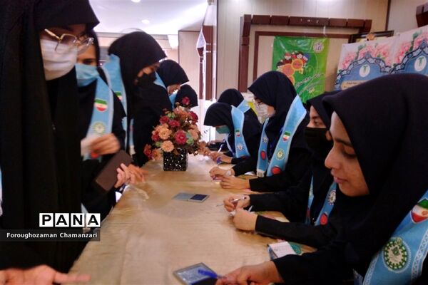 برگزاری بیست و پنجمین دوره انتخابات شورای دانش‌آموزی در دبیرستان نمونه مهشید مصلی نژاد ناحیه ۶