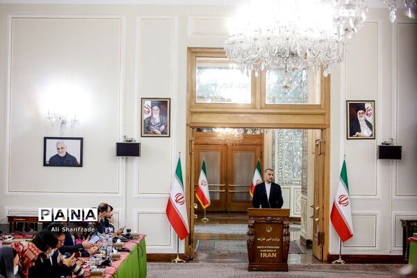 نشست خبری وزیر امور خارجه