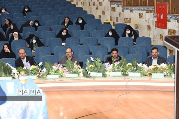 برگزاری کارگاه آموزشی فعالیت‌های گفت‌وگو محور در البرز
