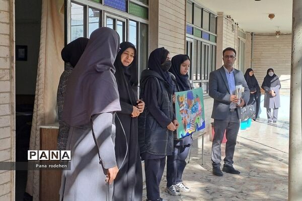 تقدیر از گروه نقاشی همگانی مدرسه نوین‌آفرین رودهن