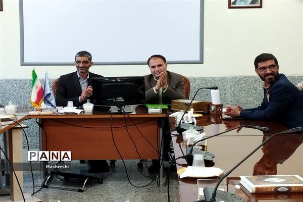 نشست صمیمی مدیر سازمان دانش‌آموزی استان اصفهان با خبرنگاران پانا کاشان