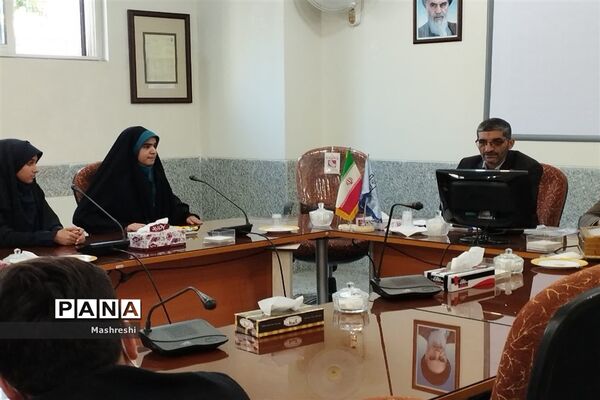 نشست صمیمی مدیر سازمان دانش‌آموزی استان اصفهان با خبرنگاران پانا کاشان