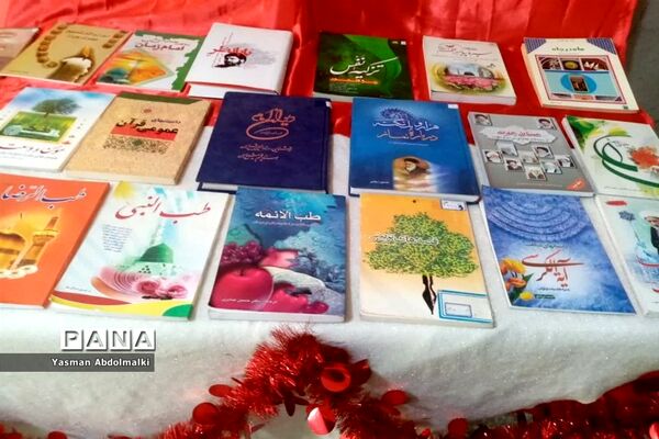 برگزاری نمایشگاه من یار مهربانم درآموزشگاه الله‌اکبر اسلامشهر