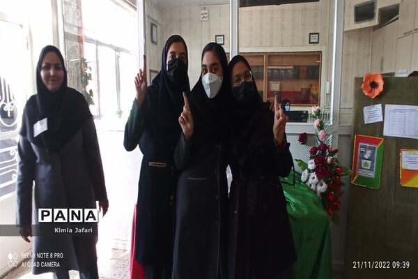 انتخابات شورای دانش‌آموزی در دبیرستان شاهد مطهره کاشمر
