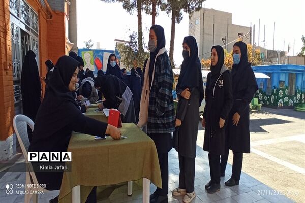 انتخابات شورای دانش‌آموزی در دبیرستان شاهد مطهره کاشمر