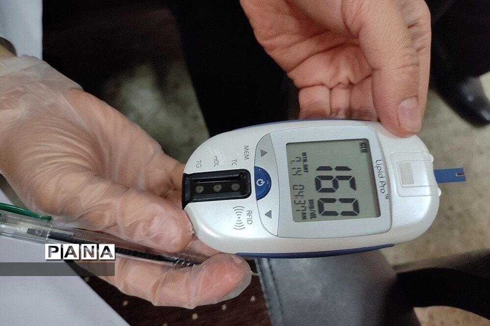 تست قند خون فرهنگیان مرکز استعدادهای درخشان شهیدبهشتی رودهن