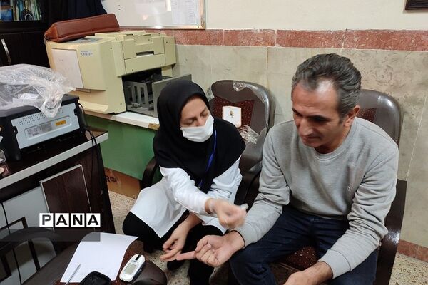 تست قند خون فرهنگیان مرکز استعدادهای درخشان شهیدبهشتی رودهن