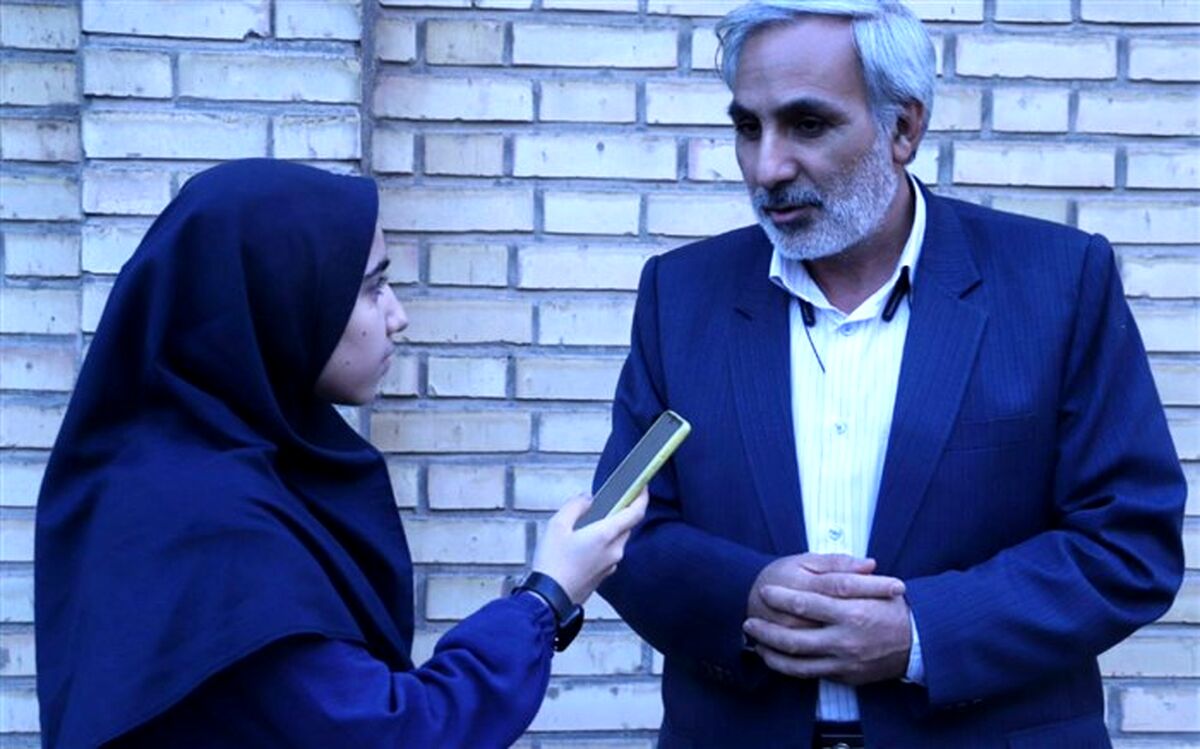 هرنسلی که مفاخر و عالمان کشور خود را بشناسد جامعه بهتری می‌سازد