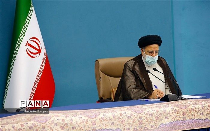 موافقت آیت‌الله رئیسی با استعفای رستم قاسمی؛ افندی‌زاده سرپرست شد