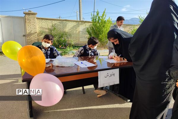تجلیل از مولفین دانش‌آموز و فرهنگی منطقه فورگ