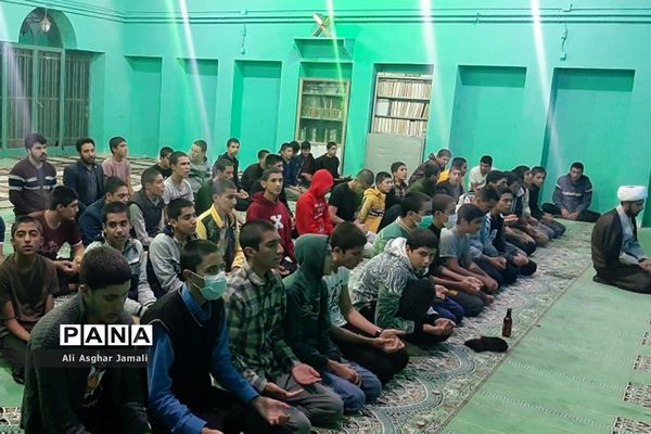 بازدید رئیس و معاونان سازمان دانش‌آموزی فارس از مدرسه شبانه‌روزی عشایری شهید بهشتی در شیراز