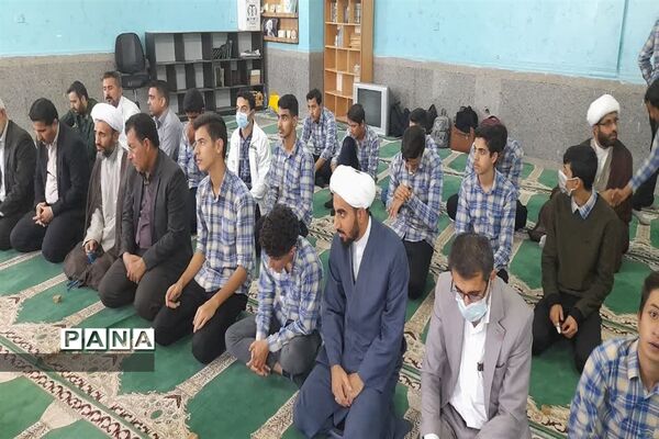 مراسم یادواره شهدا به‌مناسبت هفته بسیج در مدارس امیدیه