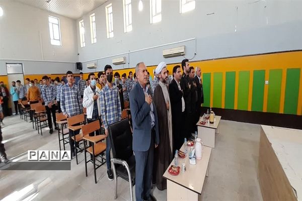 مراسم یادواره شهدا به‌مناسبت هفته بسیج در مدارس امیدیه