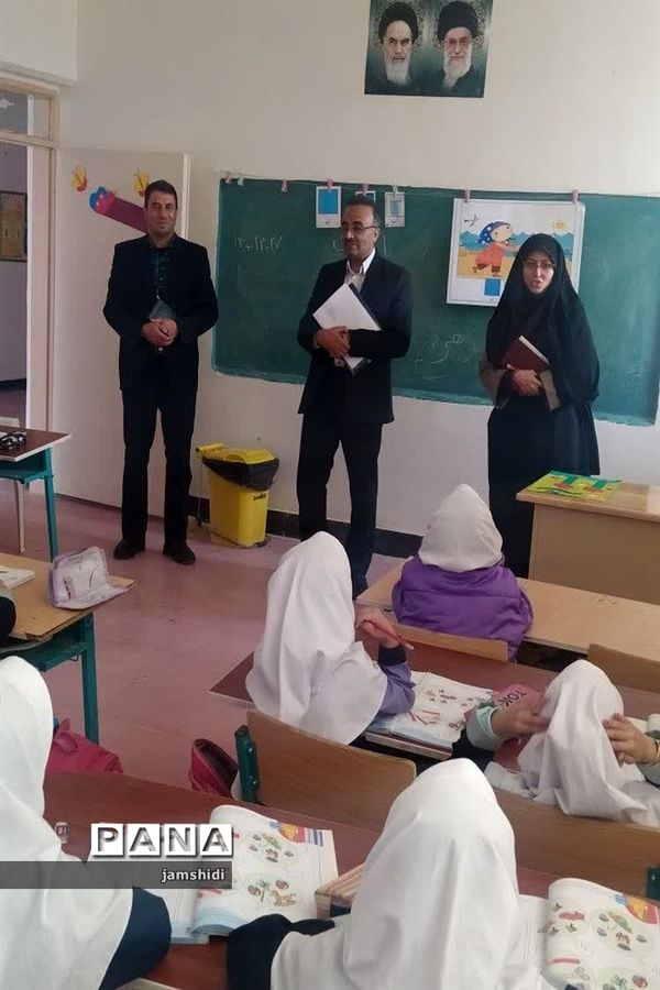 بازدیدمعاون آموزش ابتدایی اداره‌کل آموزش و پرورش استان اصفهان از مدارس منطقه جرقویه علیا