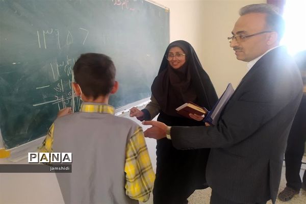 بازدیدمعاون آموزش ابتدایی اداره‌کل آموزش و پرورش استان اصفهان از مدارس منطقه جرقویه علیا