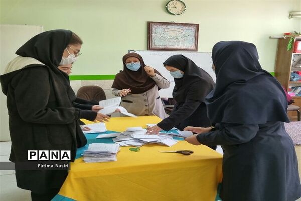 برگزاری انتخابات شورای دانش‌آموزی دبیرستان نمونه دولتی شرافت ساوجبلاغ