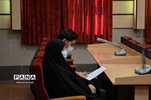 آشنایی با تشریح و تبیین برنامه‌های ستاد شاهد با دانش‌آموزان طرح پراکنده شاهد در مدارس ناحیه یک مشهد