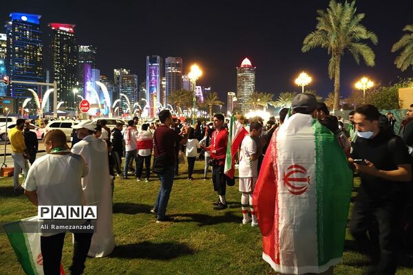 حمایت دانش‌آموزان ایرانی مقیم قطر از تیم ملی فوتبال ایران