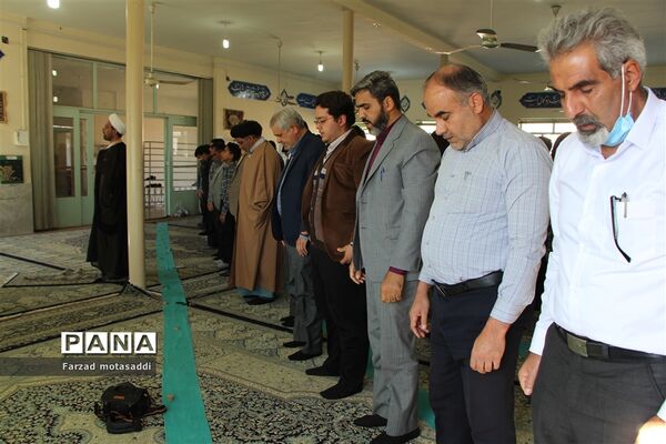 اجرای طرح «نماز نور چشم » در دبیرستان صالحی زاده‌  ناحیه ۲ یزد