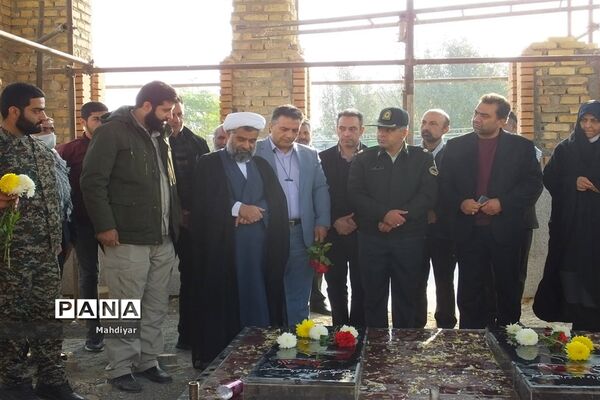 ادای احترام و گلباران مزار مطهر شهدا شهر جوادآباد