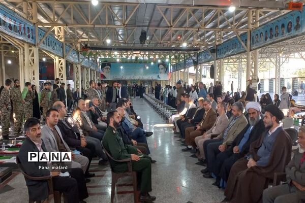 گلباران و عطر افشانی مزار شهدای ملارد در هفته بسیج