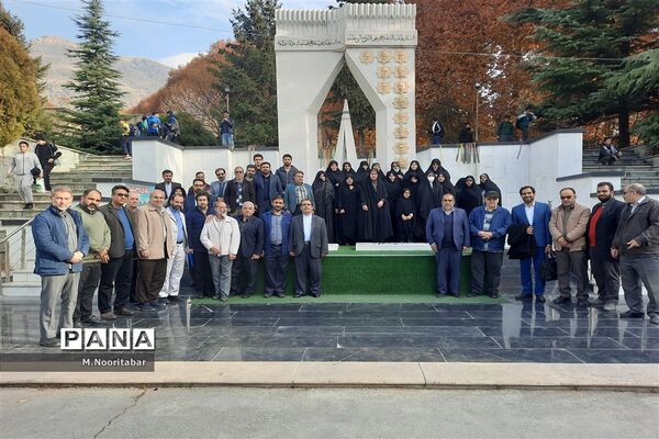 دعای ندبه در جوار مزار شهدای گمنام اردوگاه شهید‌باهنر