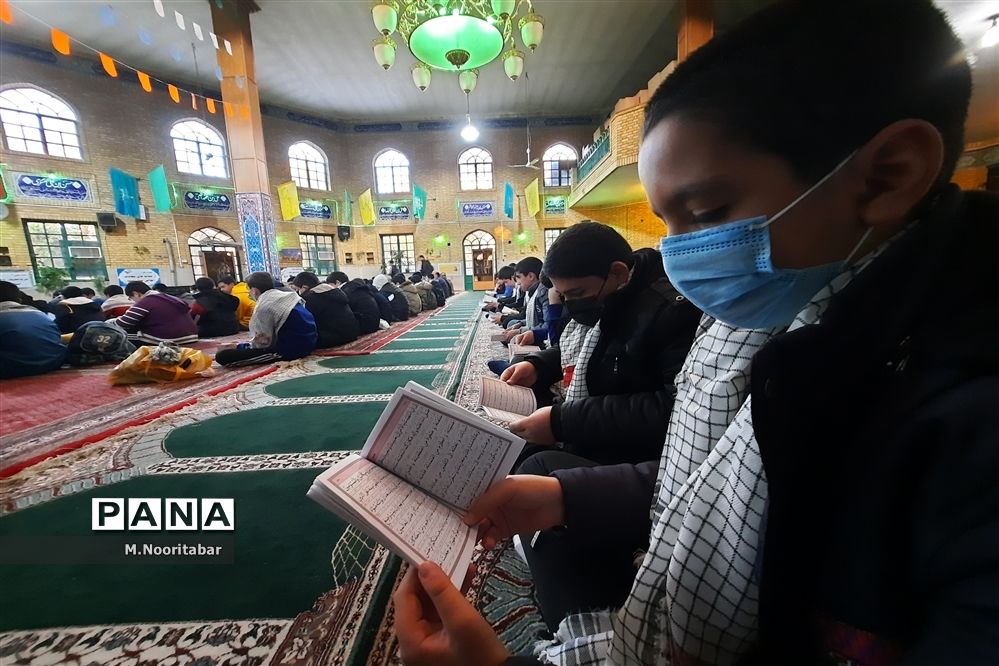 دعای ندبه در جوار مزار شهدای گمنام اردوگاه شهید‌باهنر