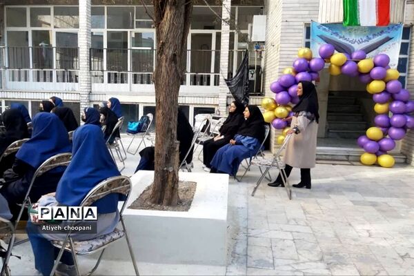 برگزاری جلسه انتخابات انجمن اولیا و مربیان در دبیرستان‌ واقعه نور منطقه ۱۴