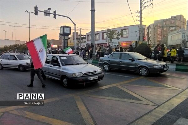 خوشحالی مردم پس از پیروزی ایران بر ولز