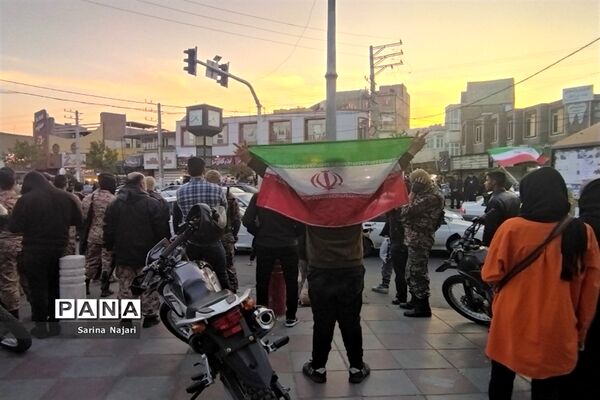 خوشحالی مردم پس از پیروزی ایران بر ولز
