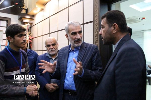 نشست صمیمی وزیر آموزش و پرورش با نمایندگان تشکل‌های دانش‌آموزی استان بوشهر