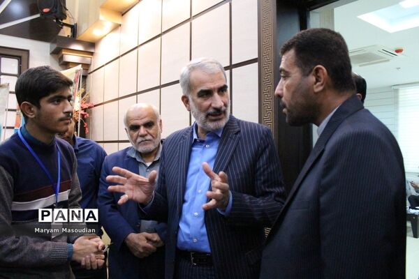 نشست صمیمی وزیر آموزش و پرورش با نمایندگان تشکل‌های دانش‌آموزی استان بوشهر