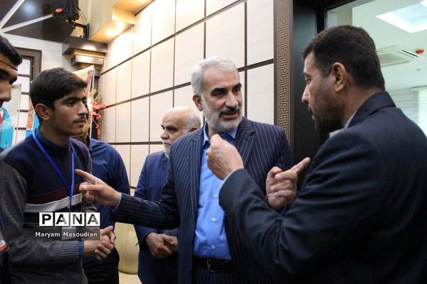 نشست صمیمی وزیر آموزش و پرورش با نمایندگان تشکل‌های دانش‌آموزی استان بوشهر