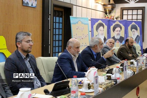 جلسه شورای آموزش و پرورش و قرارگاه عدالت تربیتی استان بوشهر با حضور وزیر آموزش و پرورش