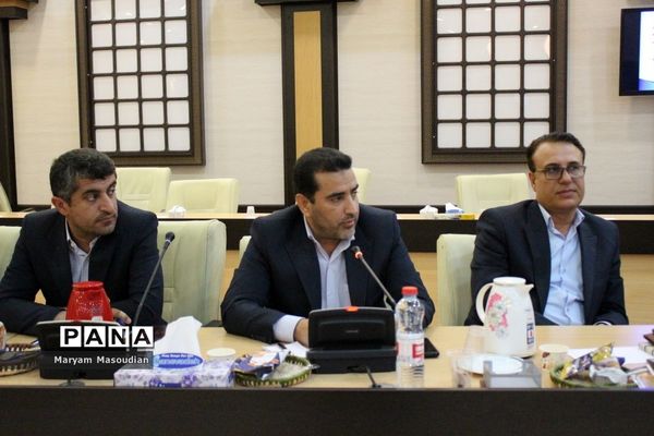 جلسه شورای آموزش و پرورش و قرارگاه عدالت تربیتی استان بوشهر با حضور وزیر آموزش و پرورش