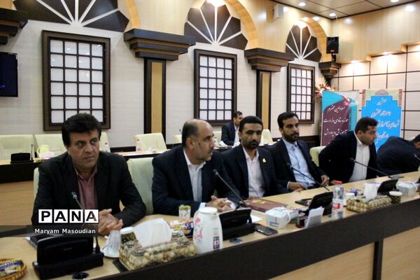 جلسه شورای آموزش و پرورش و قرارگاه عدالت تربیتی استان بوشهر با حضور وزیر آموزش و پرورش