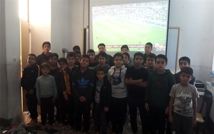 شور‌و‌هیجان جام جهانی فوتبال، دانش‌آموزان ورزنه‌ای را ‌روز جمعه به مدرسه کشاند