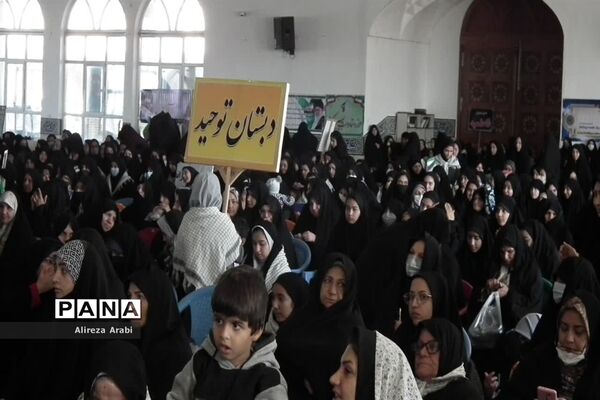 حضور پرشکوه دانش‌آموزان کاشمری در همایش بزرگ اقتدار بسیج
