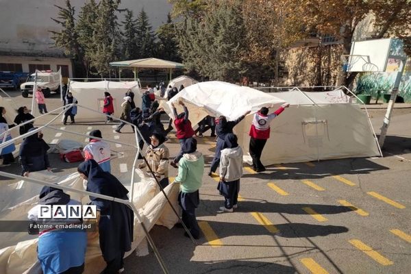 برگزاری مانور آموزشی و عملیاتی اسکان پس از زلزله در مدرسه  تربیت رودهن