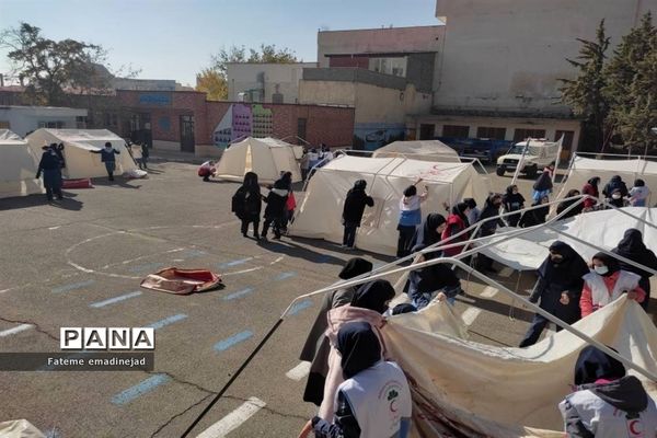 برگزاری مانور آموزشی و عملیاتی اسکان پس از زلزله در مدرسه  تربیت رودهن