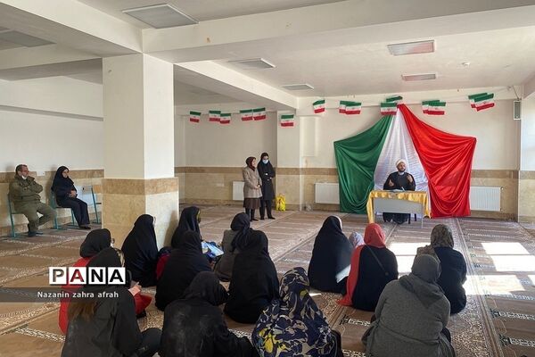 برگزاری جلسات آموزش خانواده در مدارس رودهن
