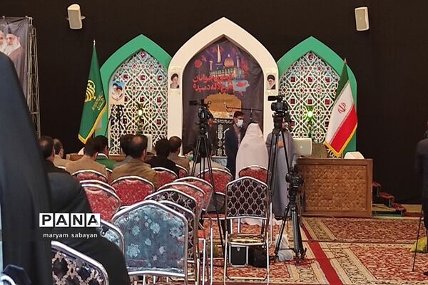 کارگاه آموزشی «بی‌هویتی زن در فرهنگ غرب و فروپاشی خانواده» در حرم مطهر شاهچراغ