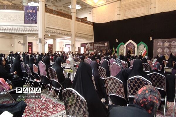 کارگاه آموزشی «بی‌هویتی زن در فرهنگ غرب و فروپاشی خانواده» در حرم مطهر شاهچراغ