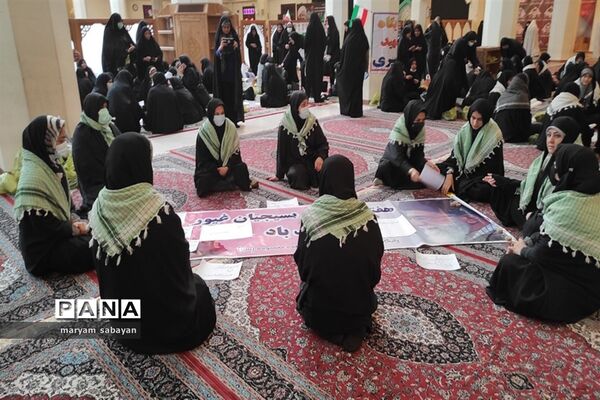 حضور دانش‌آموزان استان فارس در نماز جمعه شهر شیراز
